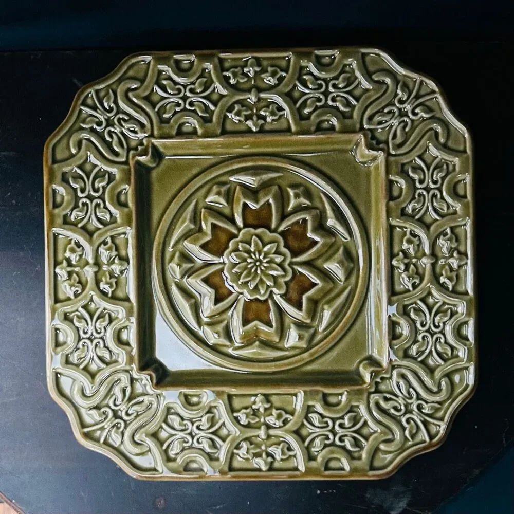 2 American Atelier At Home Medallion Avocado Stoneware Salad Plate 8 3/4 Inch